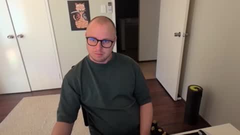 Snapshot of hardon911 chatting on 10-20-25, 05:52 Stand Lee online show from 10-20-25, 05:52