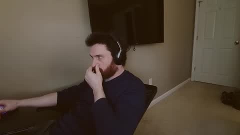 Snapshot of hardswtch chatting on 12-08-24, 06:17 Tom online show from 12-08-24, 06:17