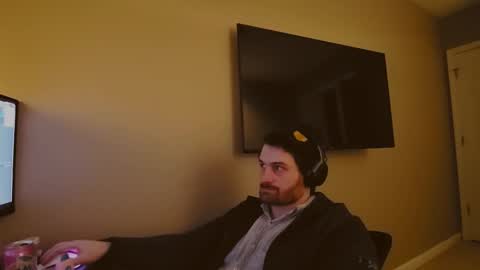 Snapshot of hardswtch chatting on 12-16-24, 09:20 Tom online show from 12-16-24, 09:20