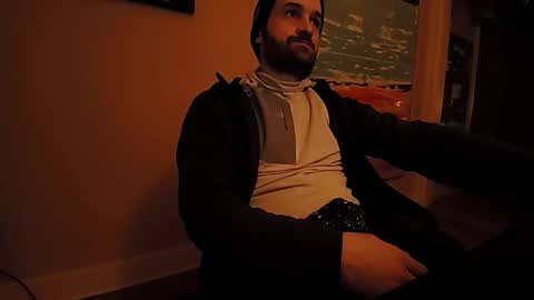 Snapshot of hardswtch chatting on 10-18-25, 02:14 Tom online show from 10-18-25, 02:14