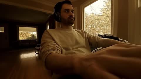 Snapshot of hardswtch chatting on 11-06-25, 11:37 Tom online show from 11-06-25, 11:37