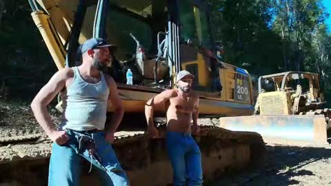 hardworkertn online show from 09-29-25, 04:23