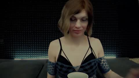 Miss Hardy online show from 02-25-26, 04:55