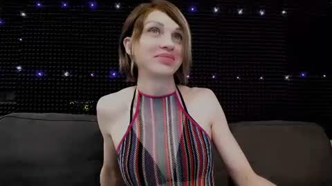Snapshot of hardy_green chatting on 07-16-26, 05:13 Miss Hardy online show from 07-16-26, 05:13
