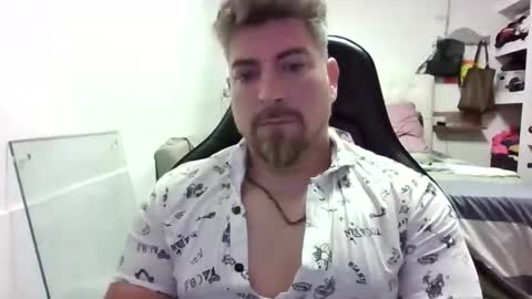 Snapshot of harley_and_alex13 chatting on 02-19-26, 10:28 harley_and_alex13 online show from 02-19-26, 10:28
