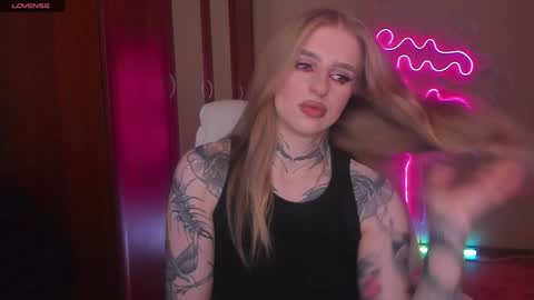 Snapshot of harley_kimm chatting on 12-07-24, 05:59 Julia online show from 12-07-24, 05:59