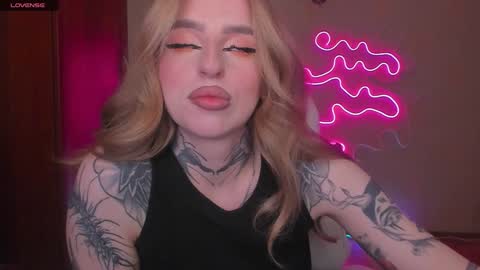 Snapshot of harley_kimm chatting on 12-12-24, 05:31 Julia online show from 12-12-24, 05:31