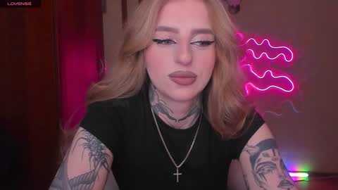 Snapshot of harley_kimm chatting on 12-14-24, 05:40 Julia online show from 12-14-24, 05:40