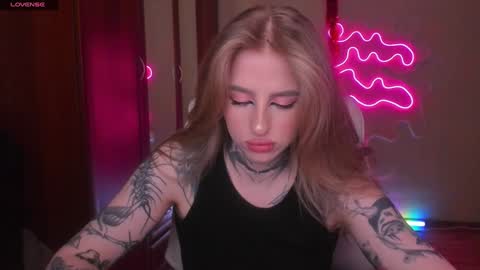 Snapshot of harley_kimm chatting on 12-22-24, 05:56 Julia online show from 12-22-24, 05:56