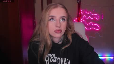 Snapshot of harley_kimm chatting on 01-03-25, 05:28 Julia online show from 01-03-25, 05:28