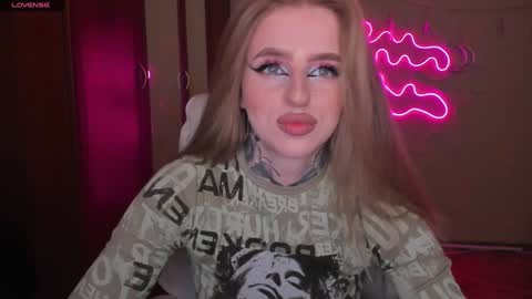 Snapshot of harley_kimm chatting on 01-24-25, 05:42 Julia online show from 01-24-25, 05:42