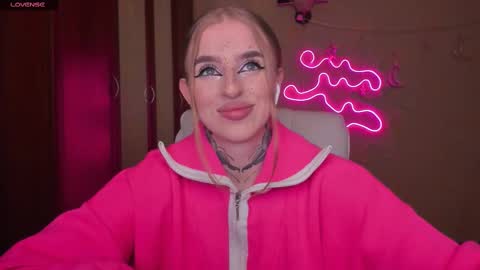 Snapshot of harley_kimm chatting on 02-17-25, 05:14 Julia online show from 02-17-25, 05:14