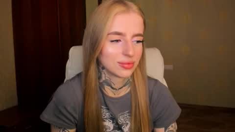 Snapshot of harley_kimm chatting on 09-19-25, 05:31 Julia online show from 09-19-25, 05:31