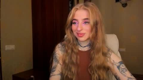 Snapshot of harley_kimm chatting on 10-24-25, 05:37 Julia online show from 10-24-25, 05:37