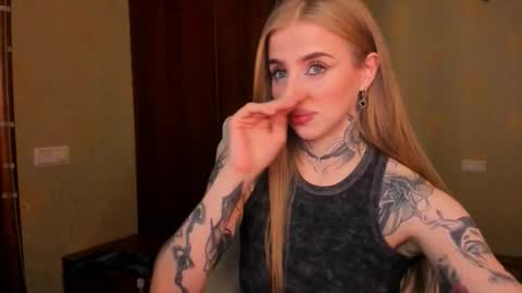 Snapshot of harley_kimm chatting on 11-08-25, 05:40 Julia online show from 11-08-25, 05:40