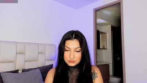 Snapshot of harley_sweett chatting on 12-14-24, 01:39 online show from 12-14-24, 01:39