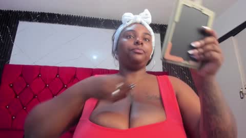 Snapshot of harleyevaans chatting on 01-13-25, 12:13 Harley Evaans online show from 01-13-25, 12:13