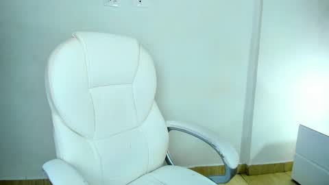 Snapshot of harleyqueen_robbie chatting on 09-19-25, 09:04 harleyqueen_robbie online show from 09-19-25, 09:04