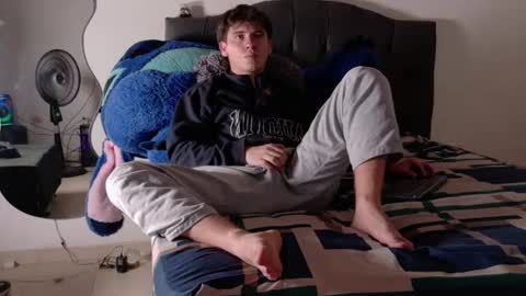 Snapshot of harry_brown2324 chatting on 07-03-26, 01:12 Sebastian online show from 07-03-26, 01:12