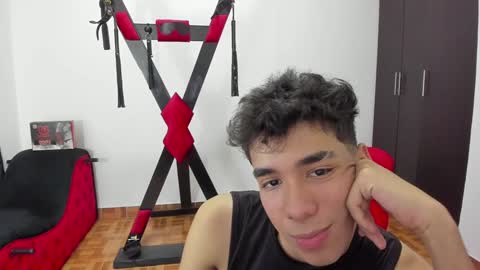 Snapshot of harry_latinboy chatting on 01-07-25, 07:38 Harry online show from 01-07-25, 07:38