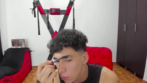 Snapshot of harry_latinboy chatting on 01-08-25, 01:42 Harry online show from 01-08-25, 01:42