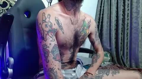 Snapshot of harry_reems_ chatting on 06-11-26, 02:11 OMAR online show from 06-11-26, 02:11