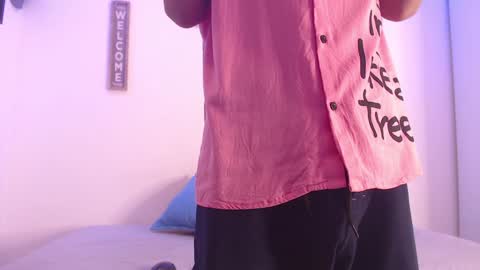 Snapshot of harrythomson1 chatting on 12-23-24, 01:08 harry thomson online show from 12-23-24, 01:08