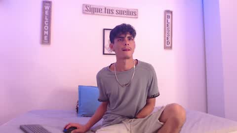 Snapshot of harrythomson1 chatting on 12-29-24, 06:35 harry thomson online show from 12-29-24, 06:35