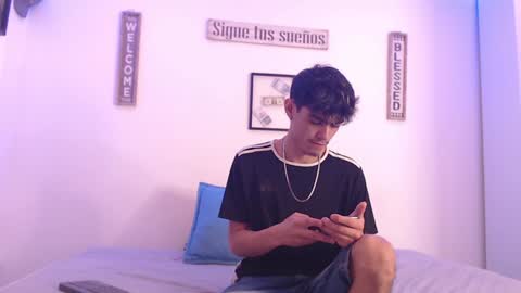 Snapshot of harrythomson1 chatting on 12-30-24, 06:09 harry thomson online show from 12-30-24, 06:09