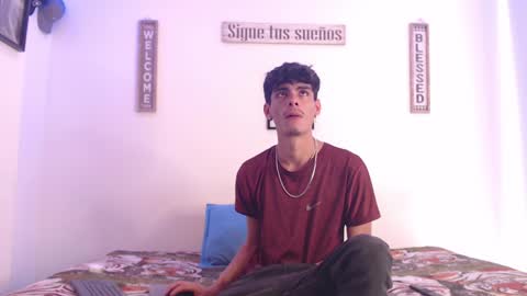 Snapshot of harrythomson1 chatting on 01-11-25, 07:59 harry thomson online show from 01-11-25, 07:59