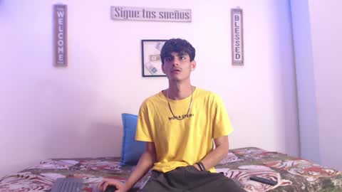 Snapshot of harrythomson1 chatting on 01-27-25, 04:30 harry thomson online show from 01-27-25, 04:30