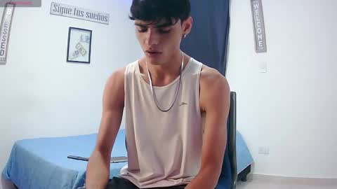 Snapshot of harrythomson1 chatting on 10-21-25, 12:11 harry thomson online show from 10-21-25, 12:11