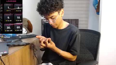 Snapshot of harrytwink18 chatting on 09-11-25, 05:57 HARRY online show from 09-11-25, 05:57