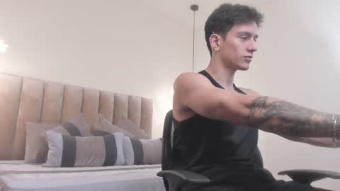 Snapshot of harryy_joness chatting on 01-02-25, 05:18 Harry Jones online show from 01-02-25, 05:18