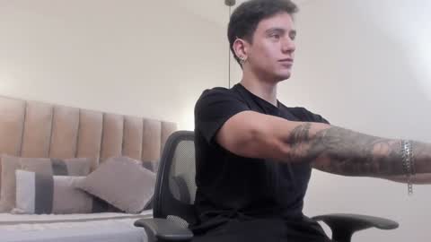 Snapshot of harryy_joness chatting on 01-05-25, 05:51 Harry Jones online show from 01-05-25, 05:51