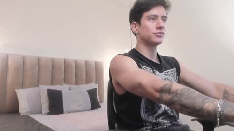 Snapshot of harryy_joness chatting on 02-06-25, 05:19 Harry Jones online show from 02-06-25, 05:19