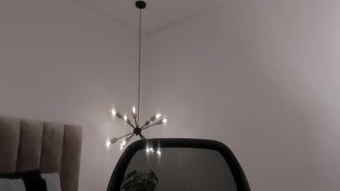 Snapshot of harryy_joness chatting on 02-15-25, 05:39 Harry Jones online show from 02-15-25, 05:39