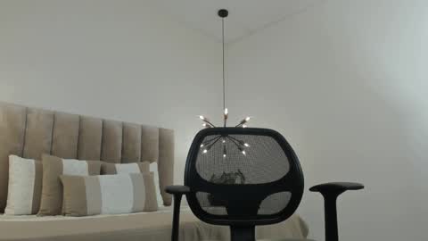 Snapshot of harryy_joness chatting on 02-28-25, 09:33 Harry Jones online show from 02-28-25, 09:33