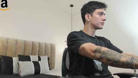 Snapshot of harryy_joness chatting on 03-04-25, 05:34 Harry Jones online show from 03-04-25, 05:34