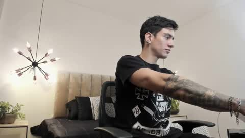 Snapshot of harryy_joness chatting on 03-07-25, 08:44 Harry Jones online show from 03-07-25, 08:44