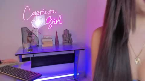 Snapshot of hasbella_saenz1 chatting on 03-03-25, 04:03 s online show from 03-03-25, 04:03