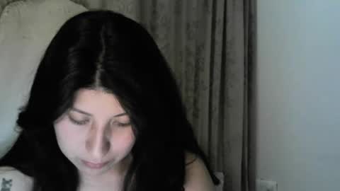 Snapshot of hasley_bbylee chatting on 09-24-25, 05:22 lady online show from 09-24-25, 05:22