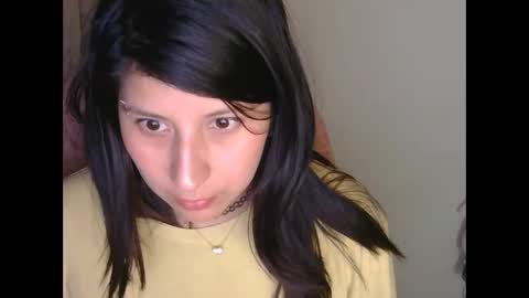 Snapshot of hasley_bbylee chatting on 05-19-26, 01:56 lady online show from 05-19-26, 01:56