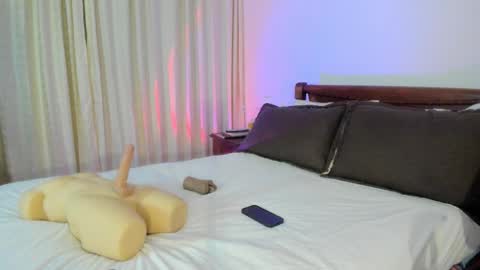 Nicole online show from 09-30-25, 04:17