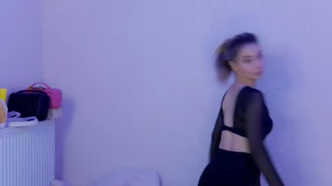 Anna online show from 04-11-26, 08:18