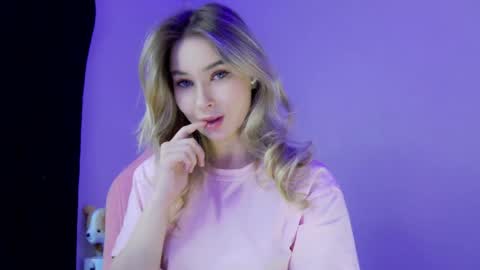 Anna online show from 04-15-26, 01:51