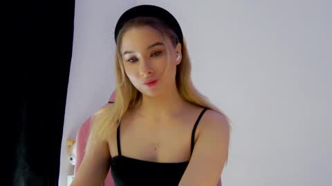 Anna online show from 04-16-26, 08:04