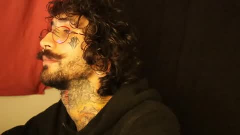 Snapshot of hatsumotokyoto chatting on 02-15-25, 04:58 More content   2   online show from 02-15-25, 04:58