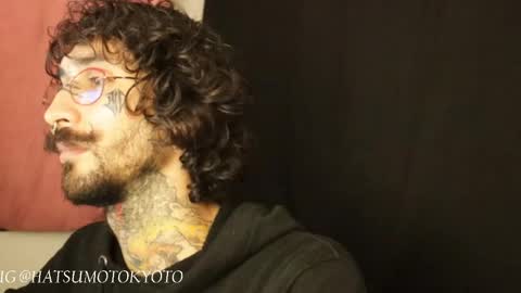 Snapshot of hatsumotokyoto chatting on 02-16-25, 06:21 More content   2   online show from 02-16-25, 06:21