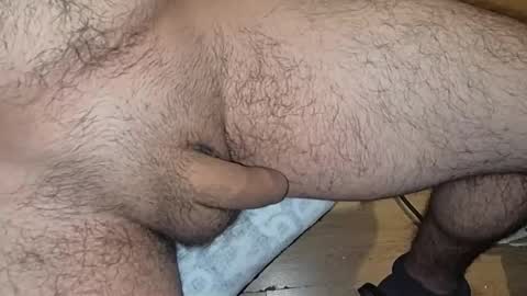 Snapshot of haun212 chatting on 05-11-26, 04:40 haun212 online show from 05-11-26, 04:40